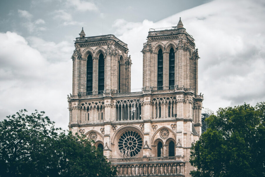 Trwają ostatnie przygotowania do ponownego otwarcia katedry Notre-Dame w Paryżu. Katedra, odbudowywana po pożarze z 15 kwietnia 2019 r., zostanie ponownie otwarta 8 grudnia 2024 r.