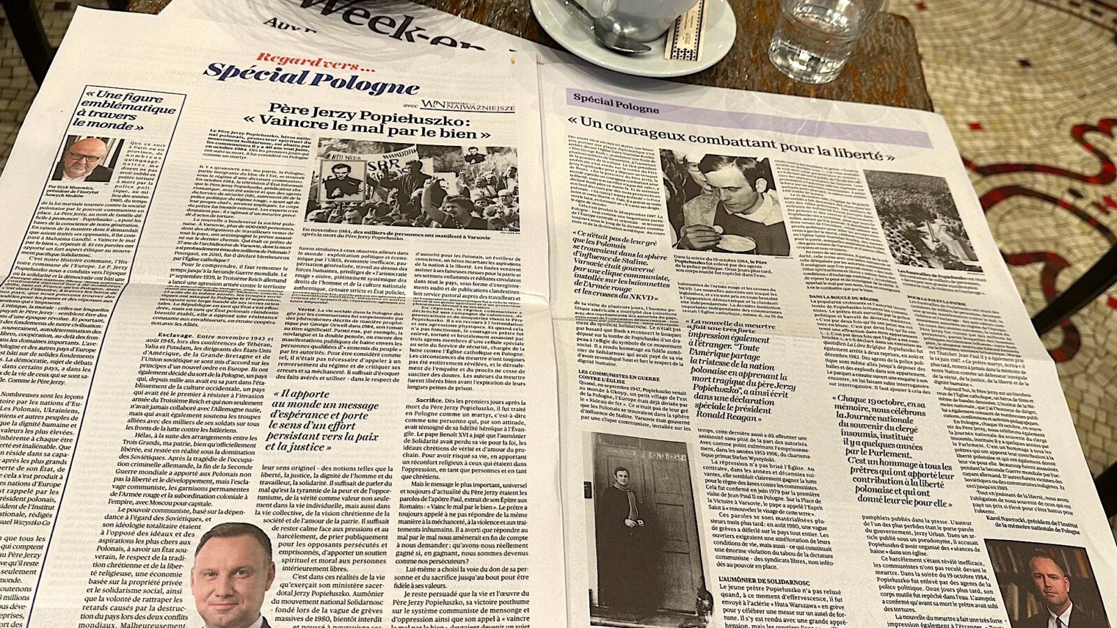 Andrzej DUDA i Karol NAWROCKI o bohaterstwie księdza Jerzego w weekendowym wydaniu „L'Opinion”