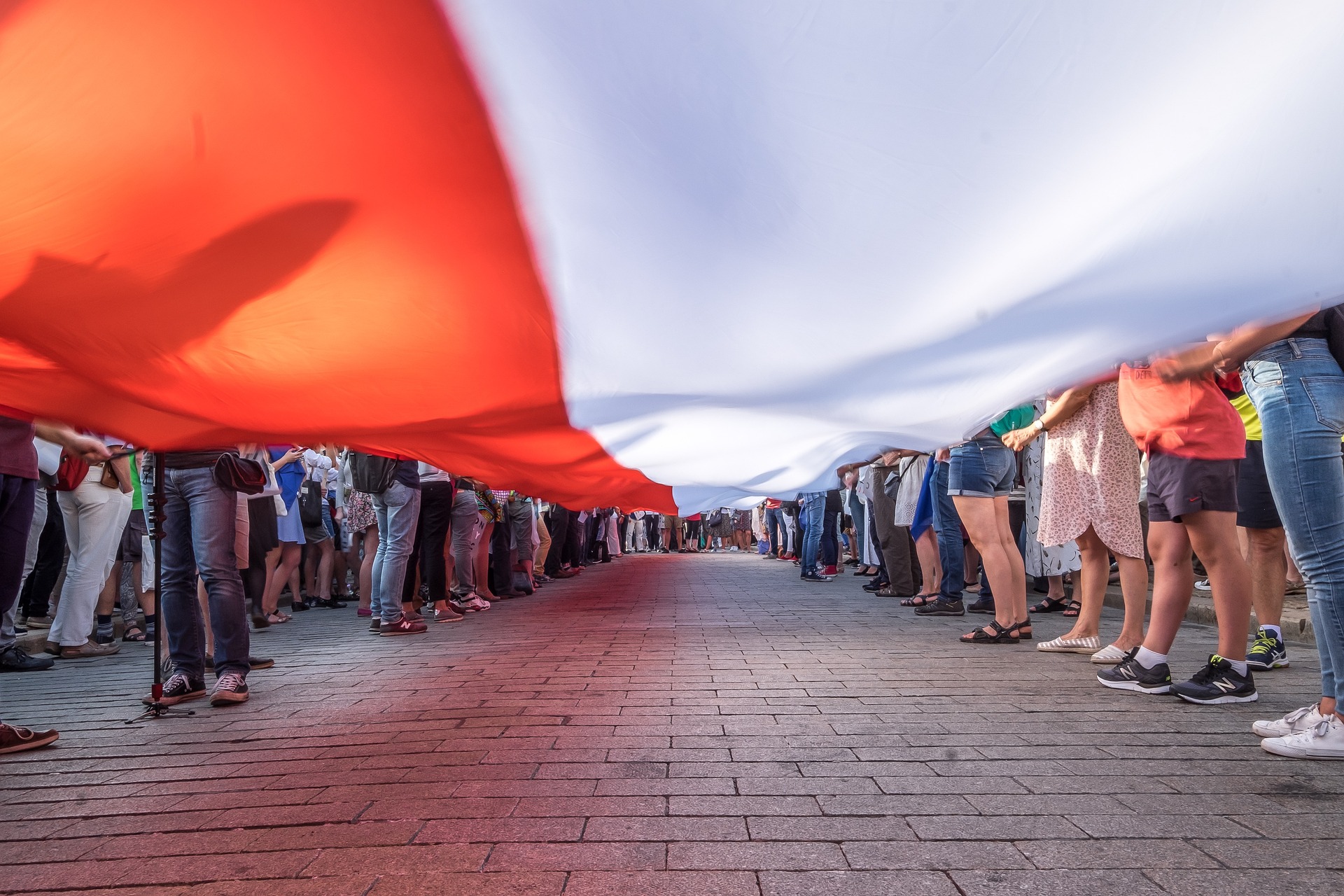 Czy Praca I Edukacja Zmieniają świat Rozstrzygnij Odnosząc Się Grzegorz MARCINIAK: Idealiści. Zmieniają świat czy świat zmienia ich?