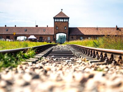 Prof. Krzysztof MALICKI: Jak Auschwitz-Birkenau kształtuje współczesną świadomość historyczną