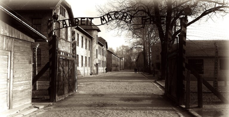 obóz koncentracyjny Auschwitz 80 rocznica wyzwolenia Karol NAWROCKI Polska Poland Pologne