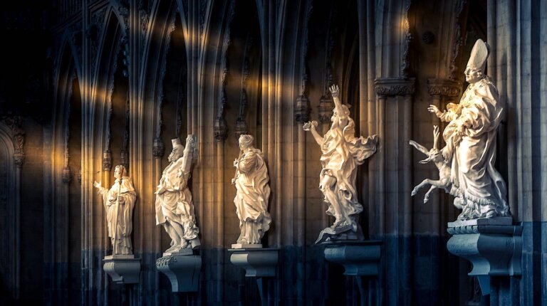 Ks. prof. Waldemar CHROSTOWSKI: Rok jubileuszowy. Rok wyzwolenia