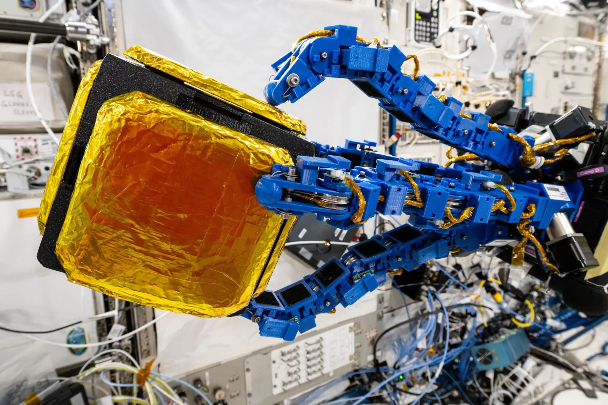 Roboty Astrobee pomogą usuwać kosmiczne śmieci • Wszystko co najważniejsze