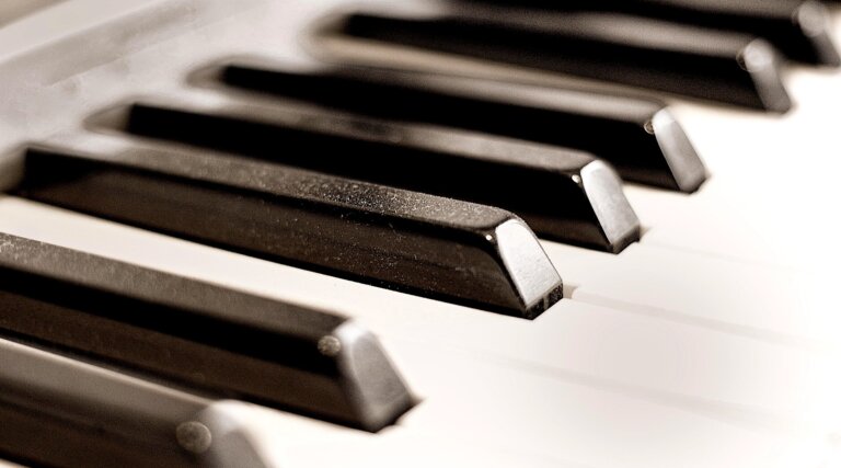 Michelle ASSAY: Chopin en Irán. De los recuerdos a la esperanza