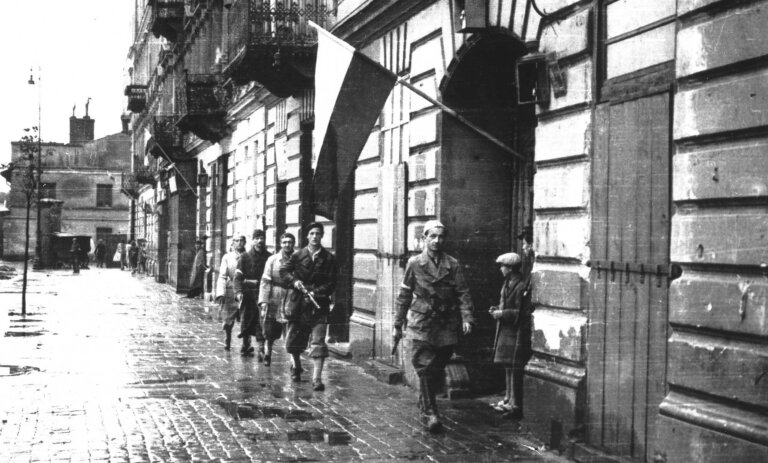 83. rocznica powstania Armii Krajowej. Teksty na łamach