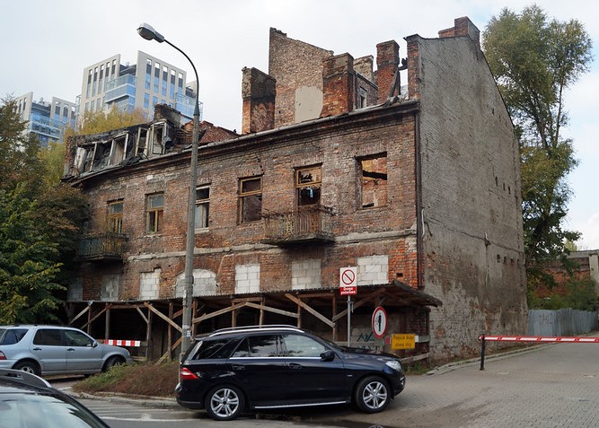 Pieniądze rządzą w Warszawie, ochrona zabytków jest fikcją