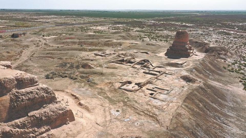 Pradawna nekropolia i najstarszy nóż z brązu. Zaskakujące znaleziska w Sinciangu