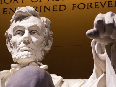 Wojciech KWIATKOWSKI: Spory wokół ogólnokrajowych postanowień zabezpieczających sądów amerykańskich