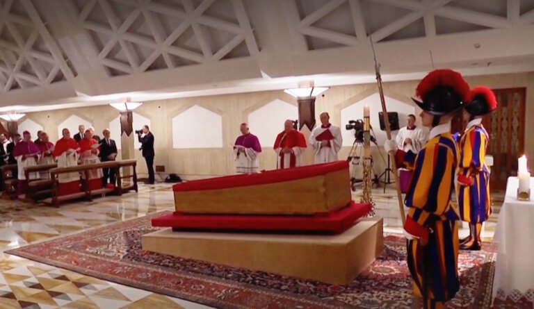 żałoba narodowa w Polsce trumna papież