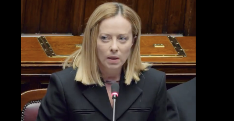 Giorgia Meloni żegna paieża