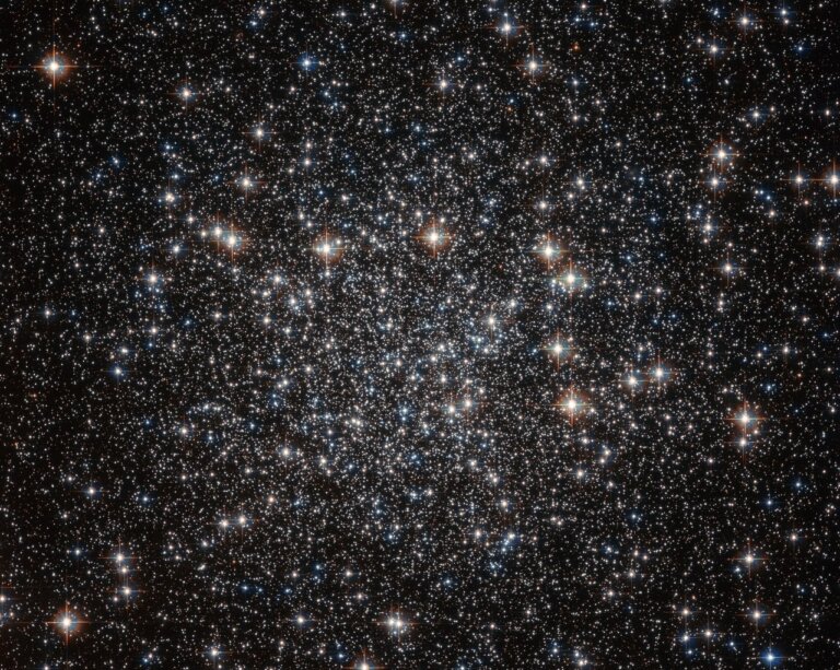 NGC 4833