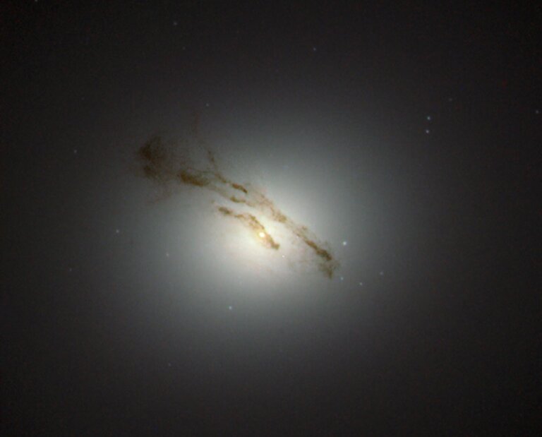 Messier 84