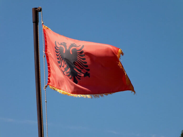 Kto wygra wybory w Albanii? Korupcja i UE głównymi tematami