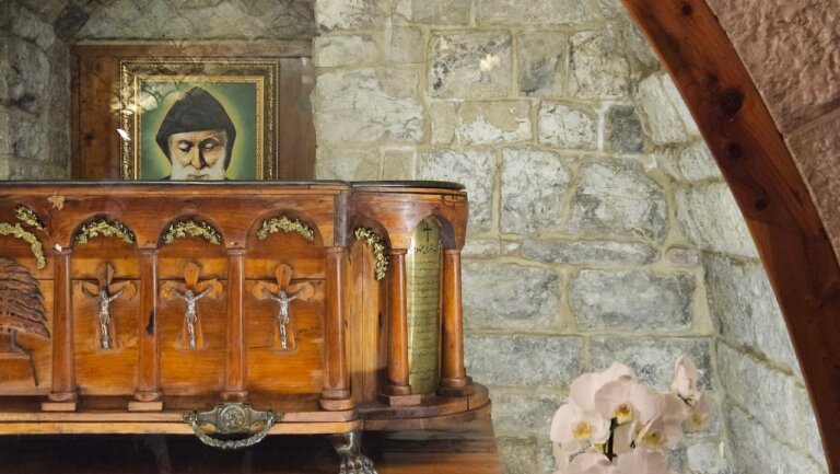 Prof. Piotr CZAUDERNA: Liban – kraj św. Charbela