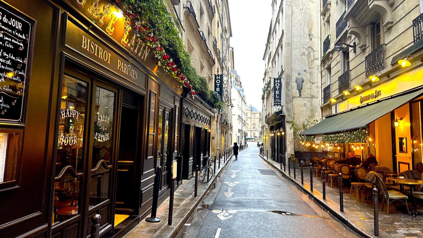 Julia DELANNE: Miesiąc w Paryżu. Dziesięć pomysłów. Czerwiec 2025