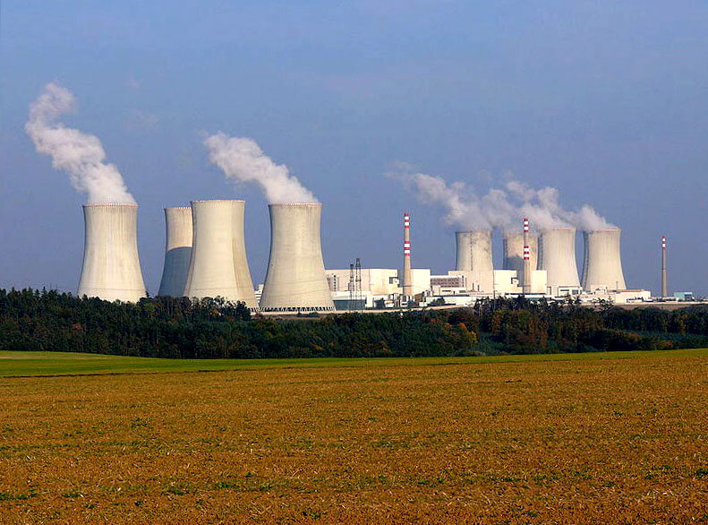 Czesi budują elektrownię jądrową z Koreańczykami, Bruksela poucza, że powinni z Francuzami