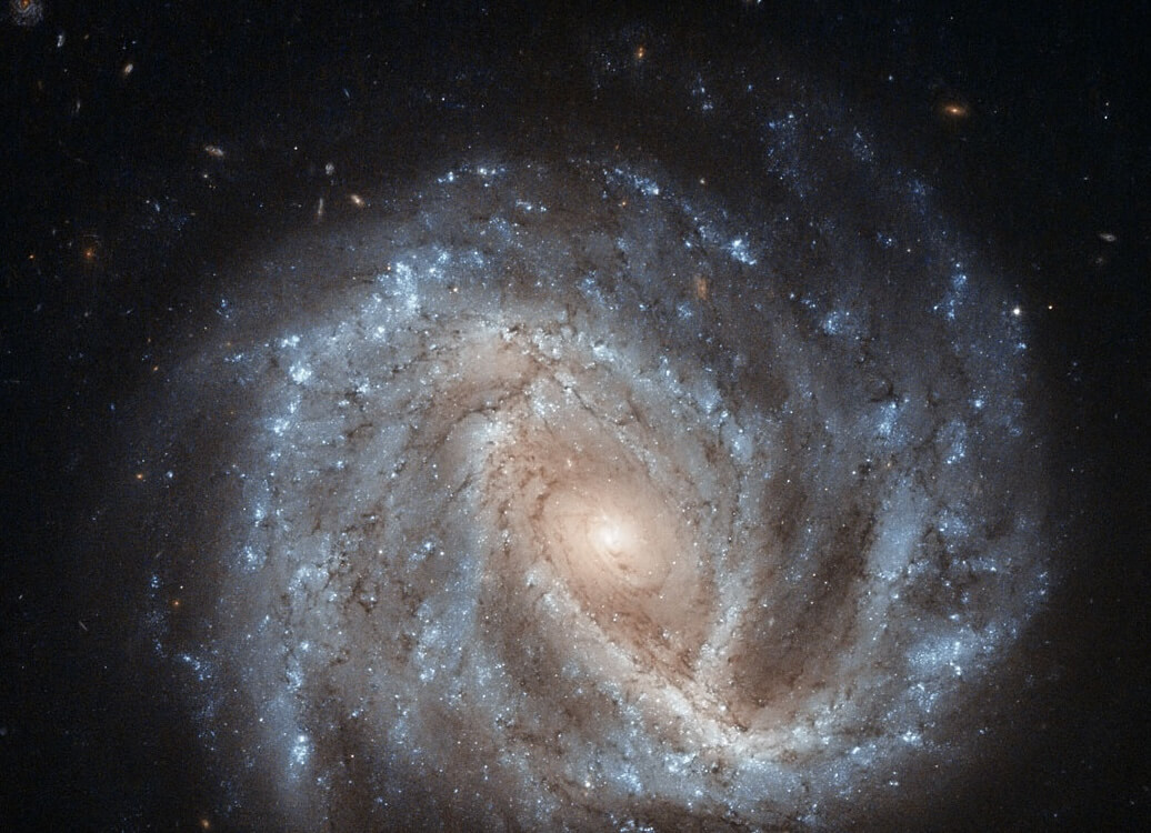 Astronomowie uchwycili galaktykę spiralną w gwiazdozbiorze Żyrafy, w której miała miejsce supernowa
