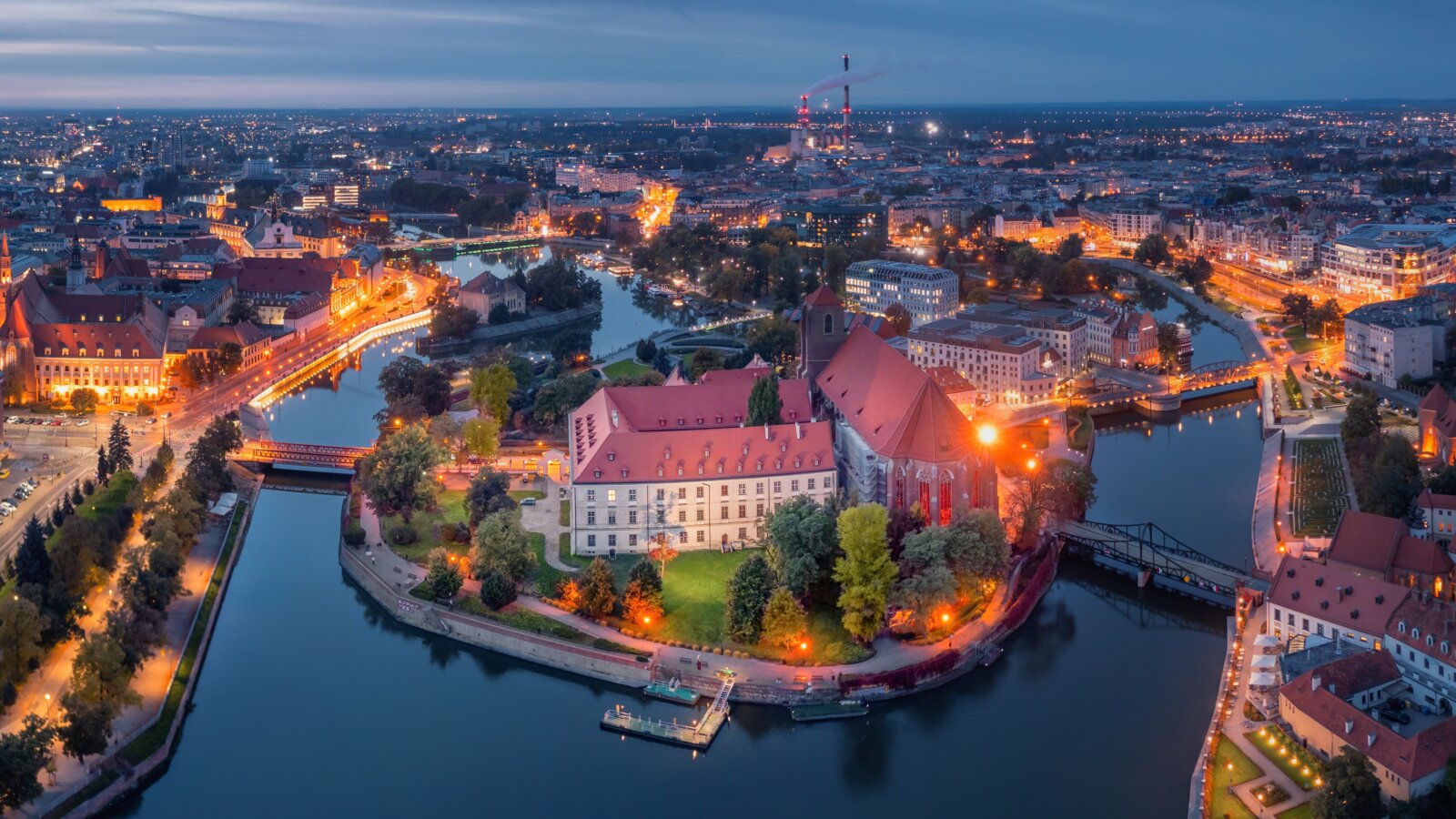 Antoni OPALIŃSKI: Wrocław. Piastowska twierdza na szlaku między światami