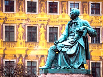 Jolanta PAWNIK: Ze Lwowa do Wrocławia – pomnik, który przeszedł przez historię