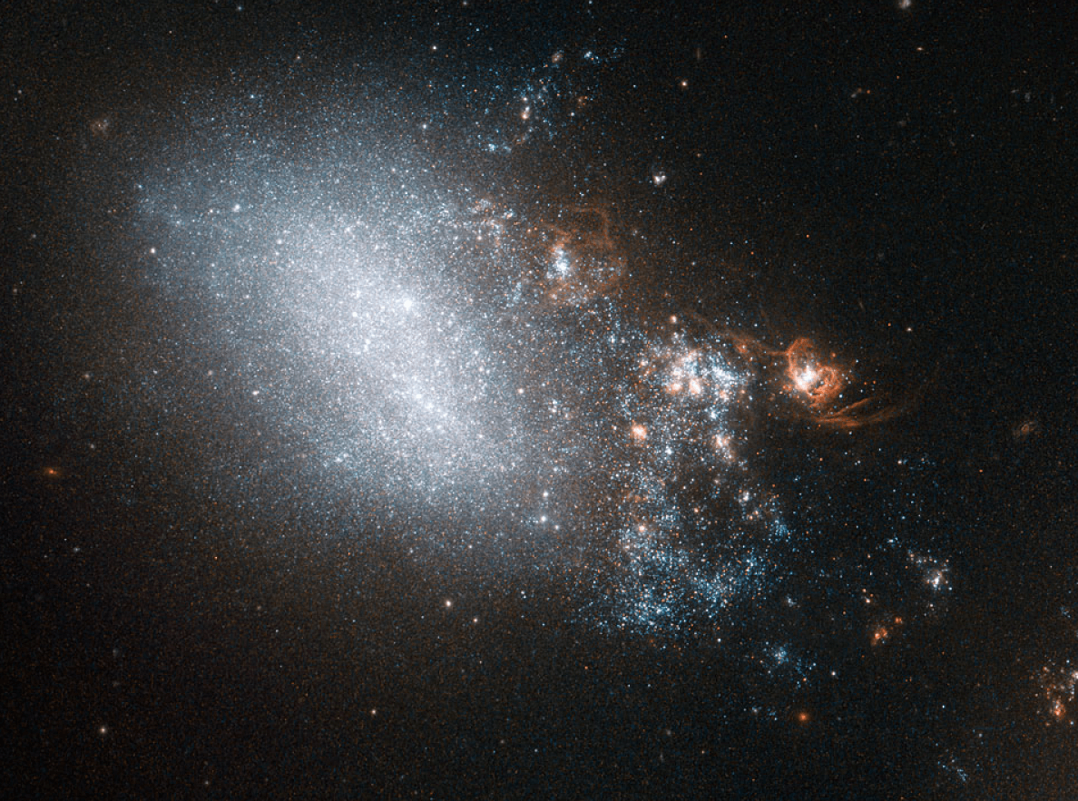 Teleskop Hubble'a uchwycił galaktykę nieregularną w gwiazdozbiorze Psów Gończych
