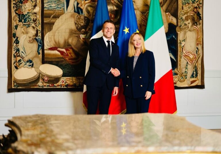 Emmanuel Macron i Giorgia Meloni