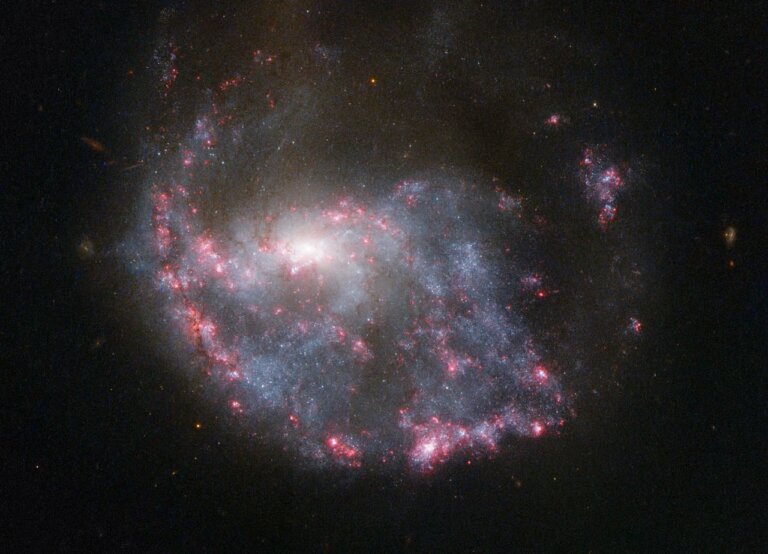 NGC 922