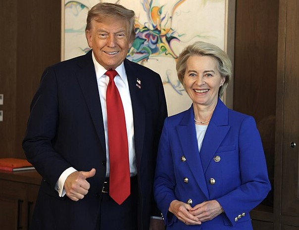 Porozumienie USA z UE jest resetem wzajemnych relacji po dekadach pretensji handlowych; pozwala obu stronom skupić się na strategicznych wyzwaniach dot. Rosji czy Chin - powiedziała Barbara C. Matthews, ekspert Atlantic Council i była urzędniczka resortu finansów.