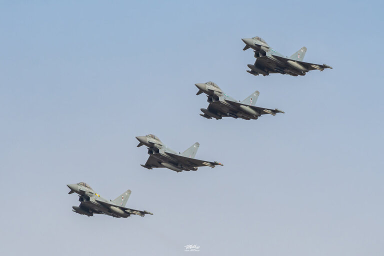 Brytyjskie zakłady BAE Systems w Lancashire ujawniły projekt nowego załogowego, naddźwiękowego myśliwca Tempest. Jak poinformował dziennik „Telegraph”, samolot ma wejść do służby w Wielkiej Brytanii, Japonii i Włoszech w ramach porozumienia Global Combat Air Programme (GCAP) od 2035 r.
