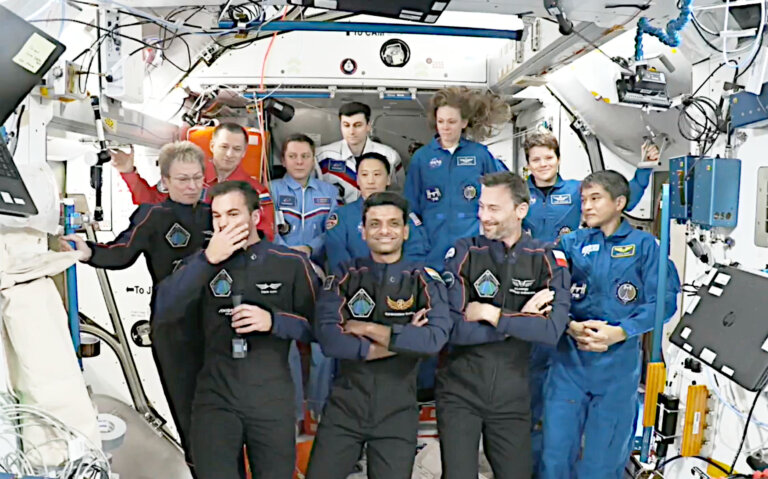 Astronauci misji Ax-4