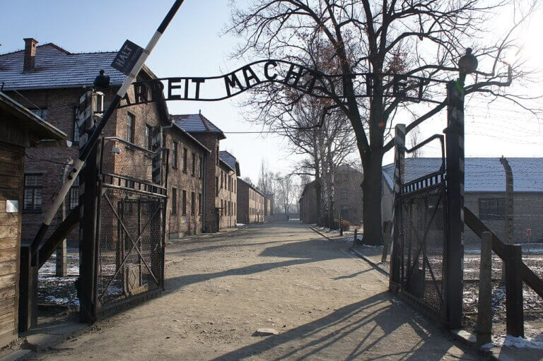 Muzeum Auschwitz nagrodziło 10 wolontariuszy, praktykantów i przedstawiciela instytucji wspierającej wolontariat w Miejscu Pamięci za propagowanie pamięci o Auschwitz i Zagładzie – zakomunikował Paweł Sawicki z biura prasowego placówki.