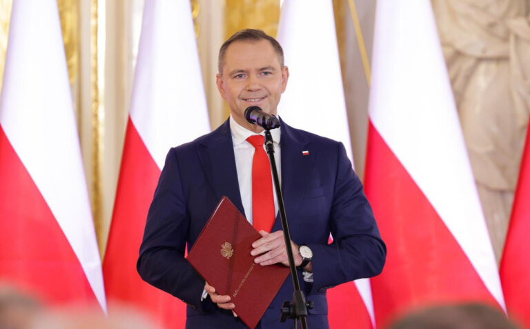 Karol Nawrocki zwierzchnictwo nad wojskiem