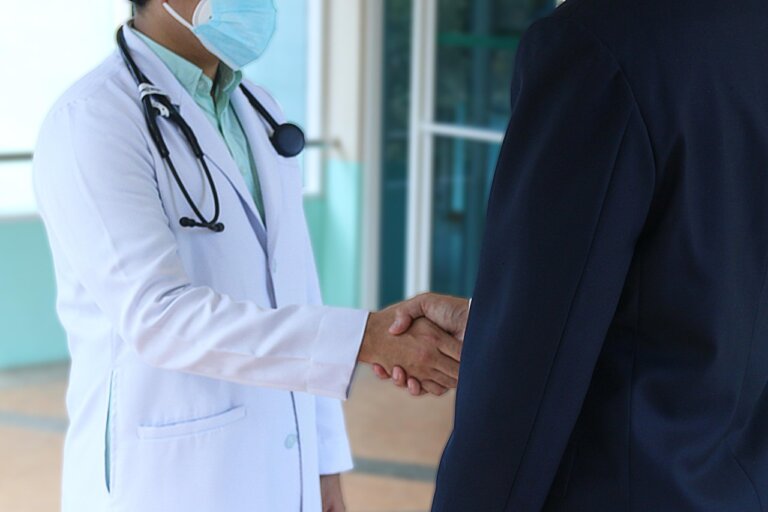 Naukowcy odkryli enzym, którego zablokowanie pozwala przywrócić prawidłowe przetwarzanie cholesterolu przez komórki układu odpornościowego. Odkrycie to może w przyszłości doprowadzić do opracowania nowych metod leczenia miażdżycy, cukrzycy, nowotworów, demencji i blokować stan zapalny.