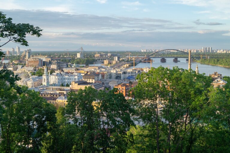 Afrykańskie miasta Algier, Trypolis, Lagos i Harare znalazły się wśród 10 najtrudniejszych miejsc do życia na świecie, zgodnie z raportem sporządzonym przez Economist Intelligence Unit, czyli dział analiz brytyjskiego wydawcy tygodnika „The Economist”.