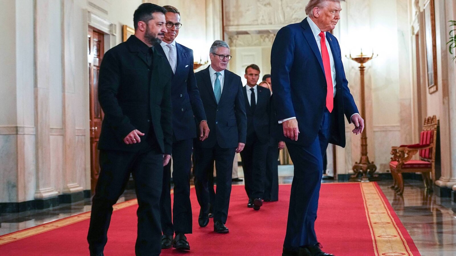 Edward LUCAS: Gdy Europa czeka na Trumpa, Władimir Putin maszeruje po zwycięstwo