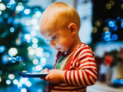 Zdjęcie okładkowe wpisu Prof. Piotr CZAUDERNA: Smartfony i dzieci – epidemia XXI wieku