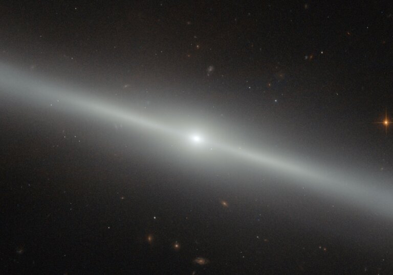 NGC 4762