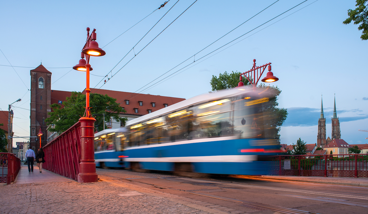 Jolanta PAWNIK: Des chevaux à la modernité : 150 ans d’histoire des tramways de Wrocław