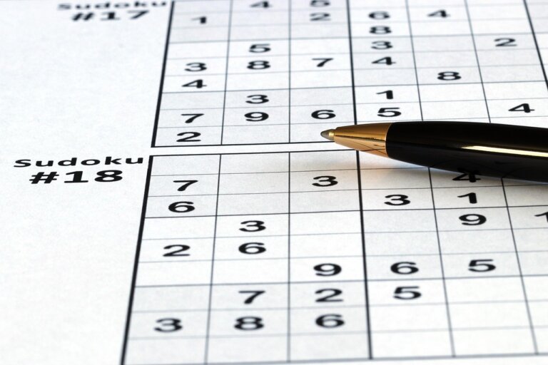 Łamigłówki liczbowe takie jak sudoku są zbyt skomplikowane dla sztucznej inteligencji (AI) – ustalili naukowcy. Jeszcze większy problem maszyny mają z wyjaśnieniem, jak znalazły rozwiązanie.