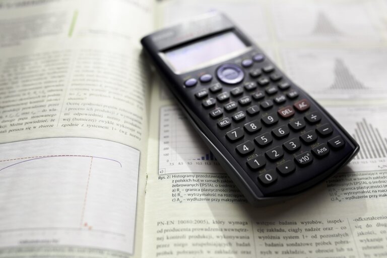 Coraz więcej studentów kierunków ścisłych