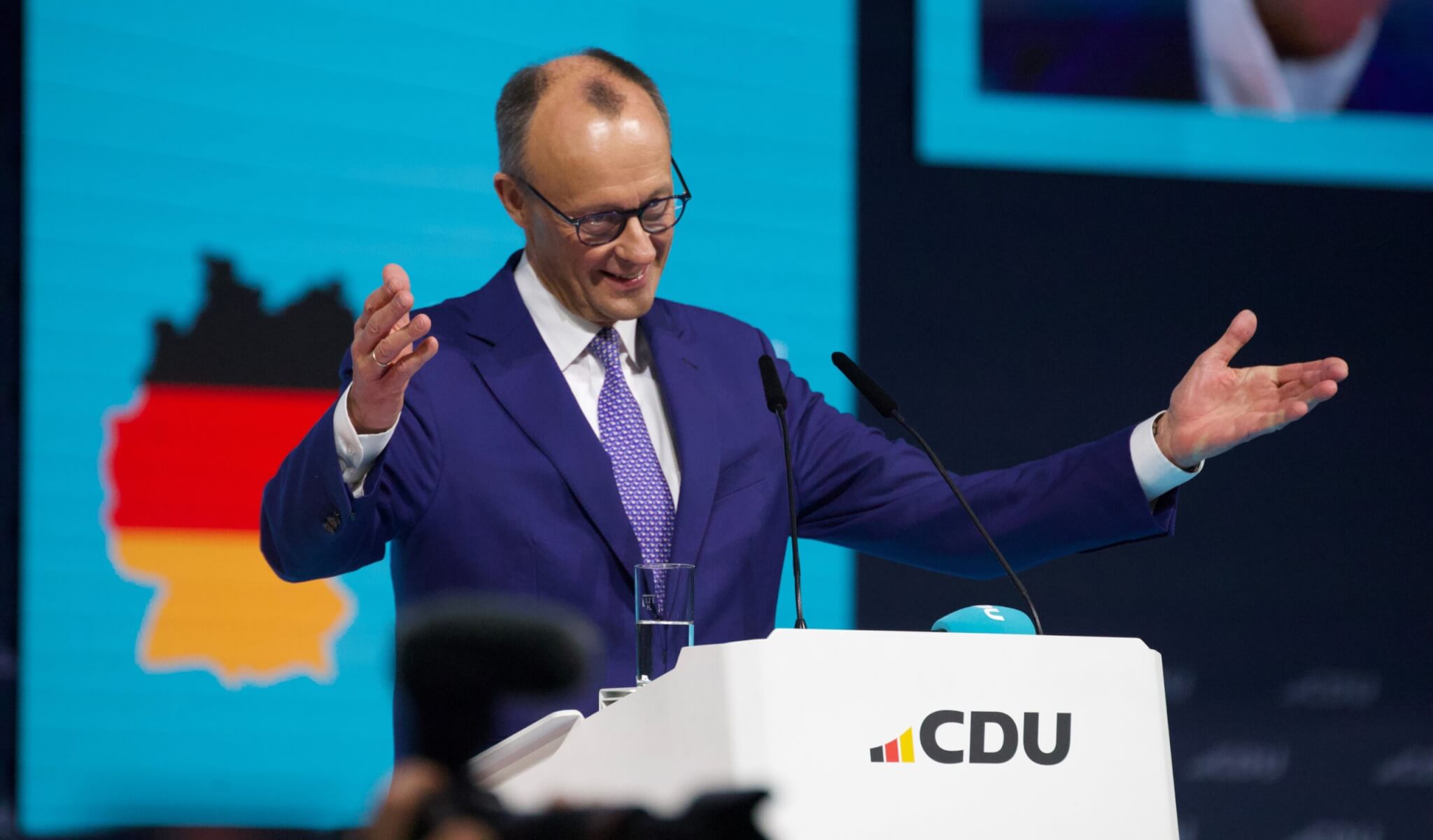 Kanclerz Niemiec będzie zabiegał o zniesienie amerykańskich sankcji na Rosnieft