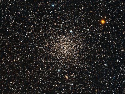 Astronomowie uchwycili gromadę otwartą w gwiazdozbiorze Lutni