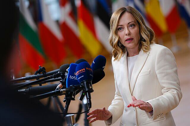Premier Włoch Giorgia Meloni oświadczyła w drugą rocznicę ataku palestyńskiego ugrupowania terrorystycznego Hamas na Izrael, że była to jedna z najmroczniejszych kart historii. Jednocześnie oceniła, że odpowiedź wojskowa Izraela „przekroczyła wszelkie zasady proporcjonalności”.