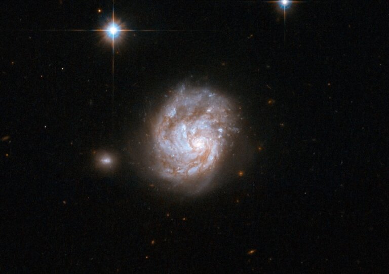 Astronomowie uchwycili galaktykę spiralną w gwiazdozbiorze Barana