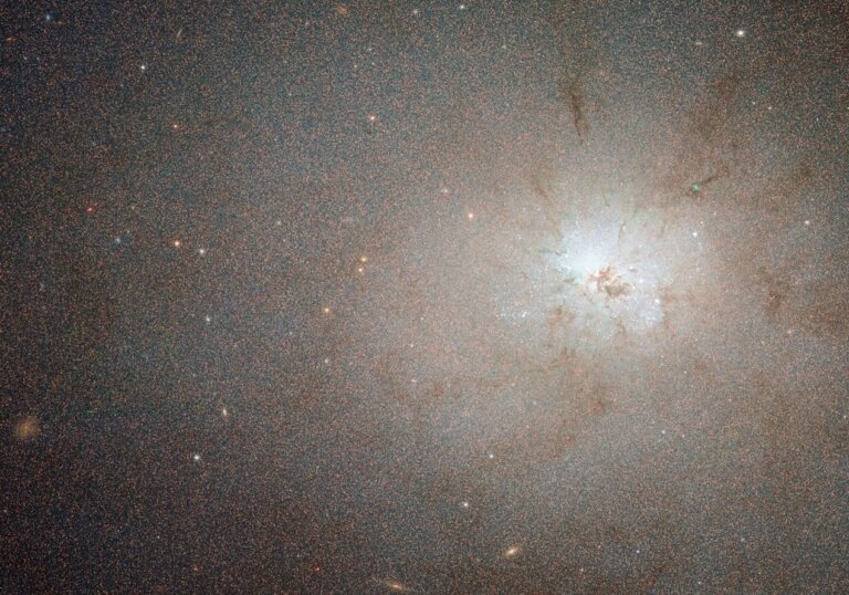 NGC 3077