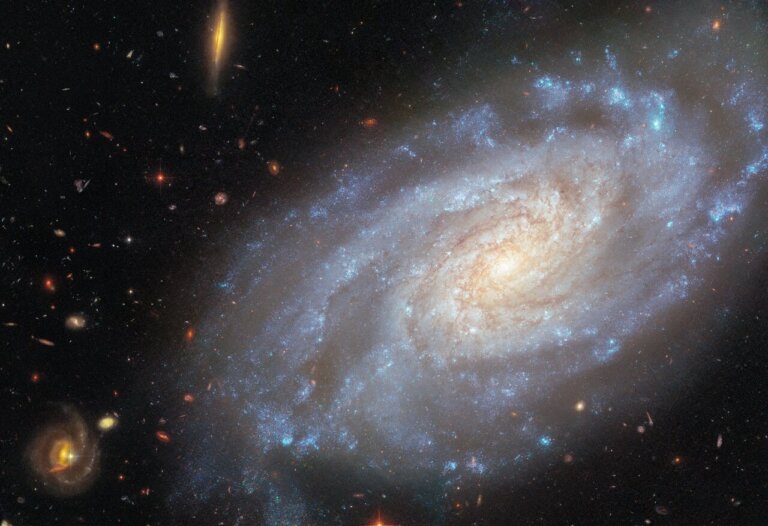 NGC 3370