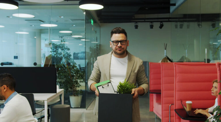 białe kołnierzyki pracownik biurowy