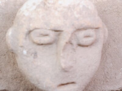 Sensacyjne odkrycie archeologiczne w Sefer Tepe. Wyrzeźbiona twarz sprzed 12 tys. lat 