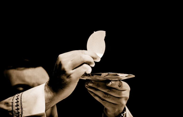 bezglutenowa Komunia, Eucharystia