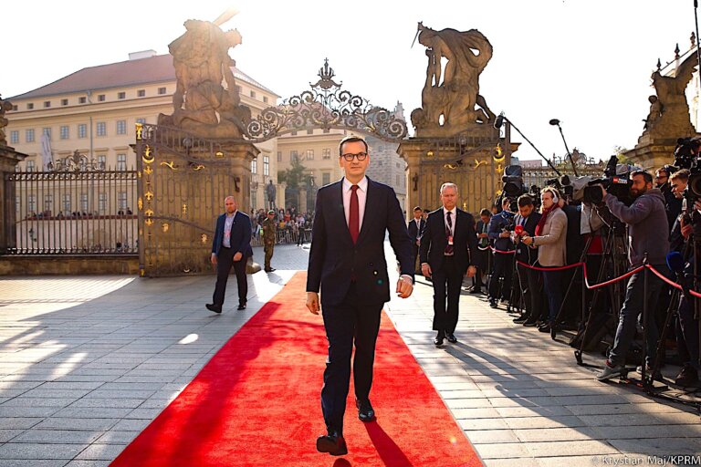 Mateusz MORAWIECKI najlepszym premierem