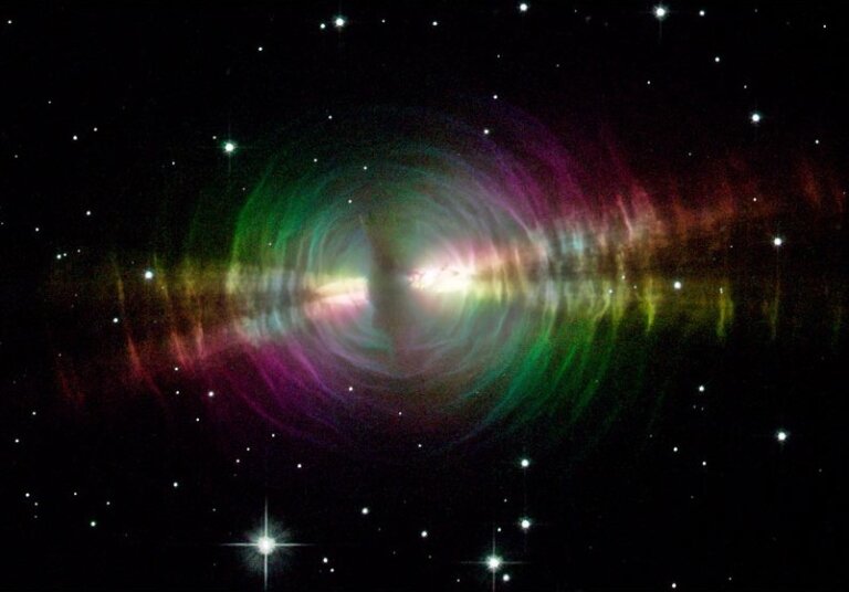 Mgławica Jajko w obiektywie Teleskopu Hubble’a